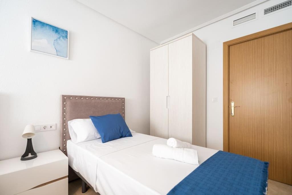 Amplio Apartamento 2 Dormitorios Cerca De La Playa Alicante Eksteriør bilde