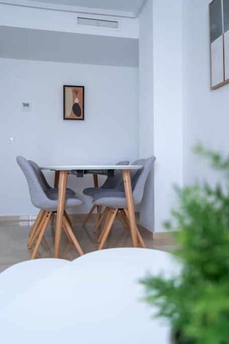 Amplio Apartamento 2 Dormitorios Cerca De La Playa Alicante Eksteriør bilde